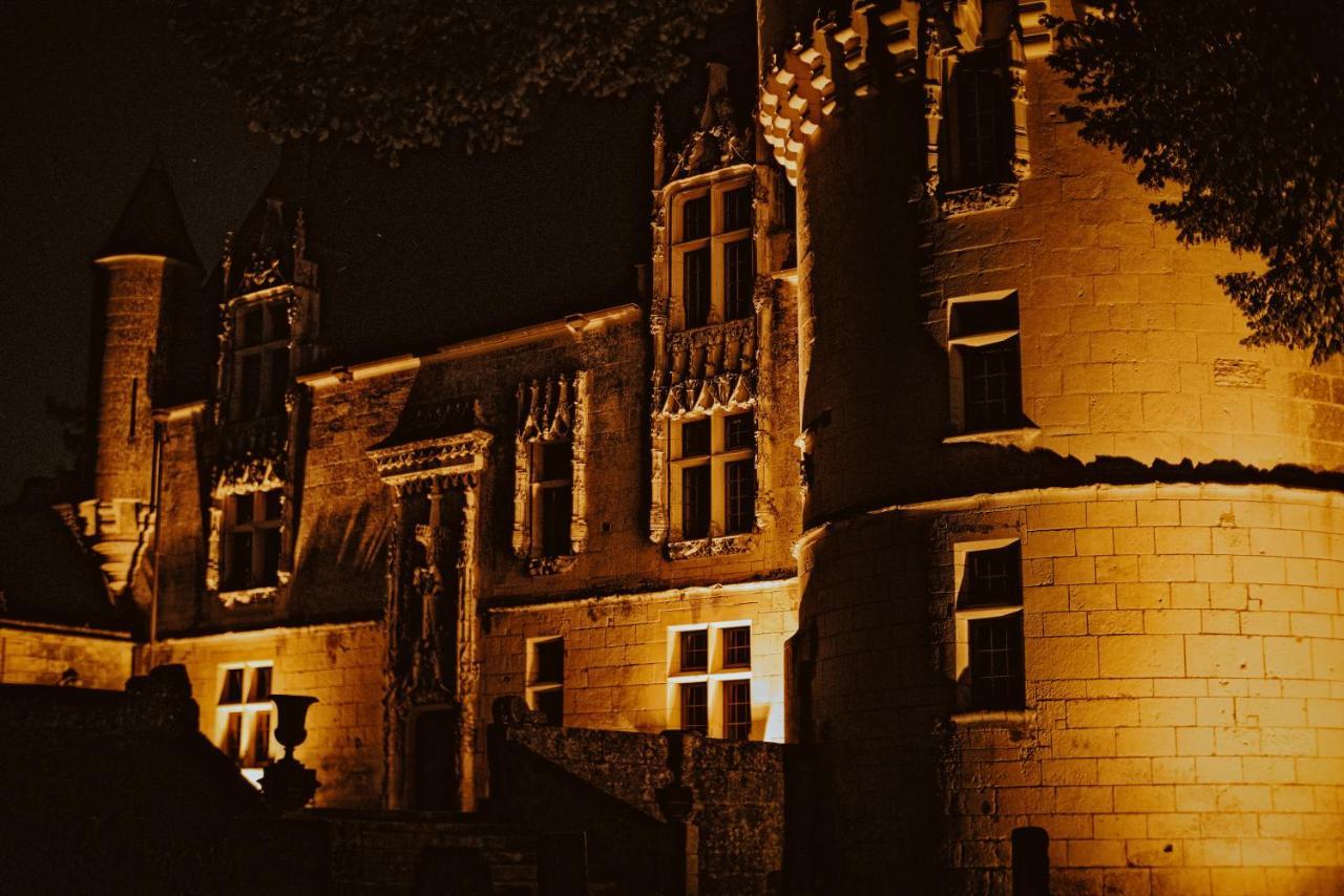 Chateau De Crazannes Exterior photo